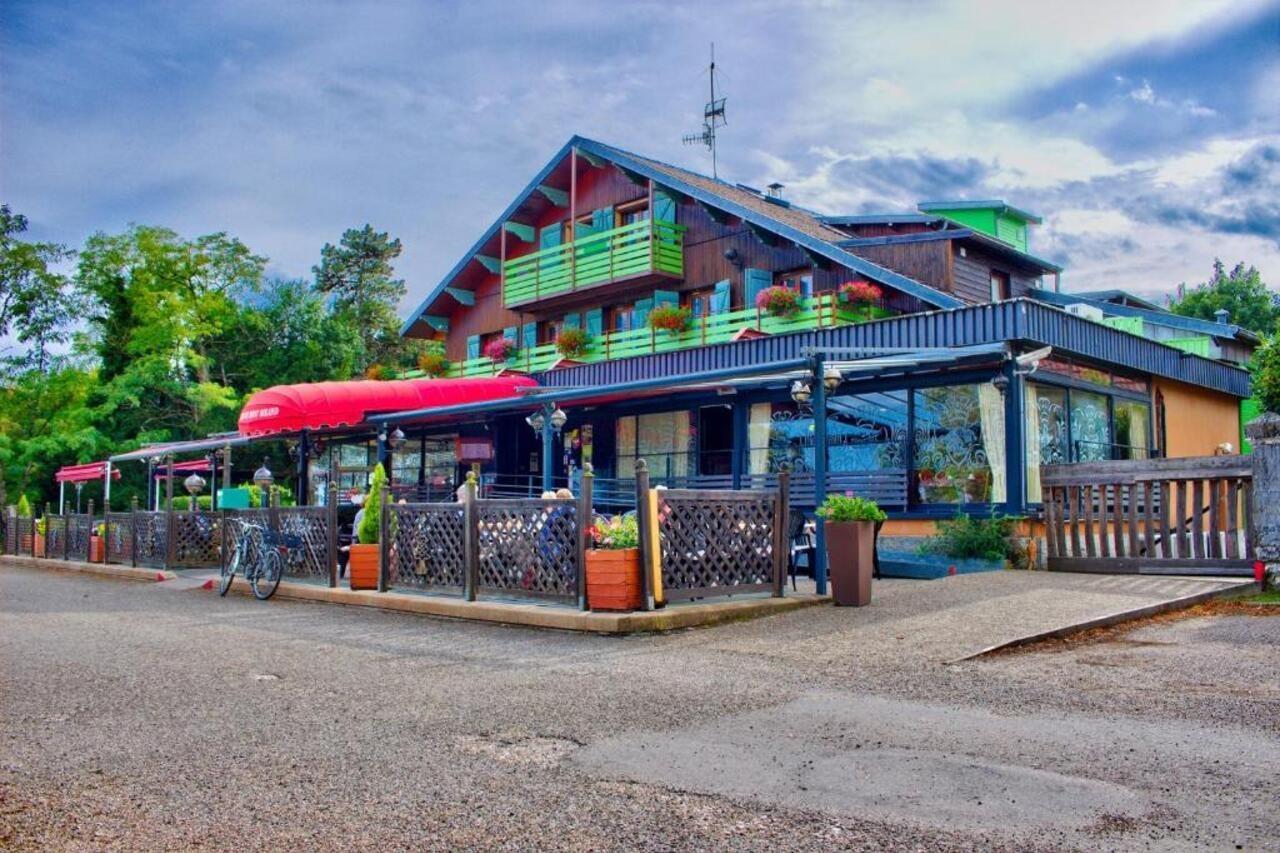 Logis Hotel Restaurant Le Chalet Du Mont Roland Sampans Bagian luar foto