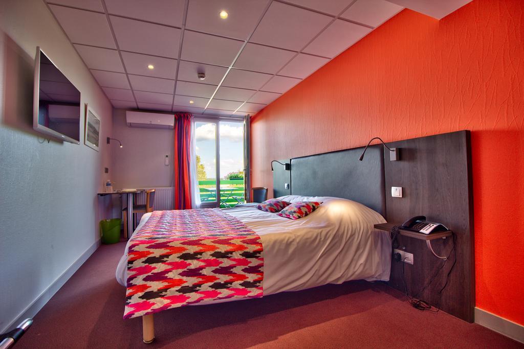Logis Hotel Restaurant Le Chalet Du Mont Roland Sampans Bagian luar foto