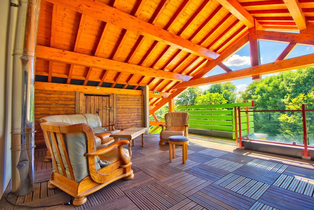 Logis Hotel Restaurant Le Chalet Du Mont Roland Sampans Bagian luar foto