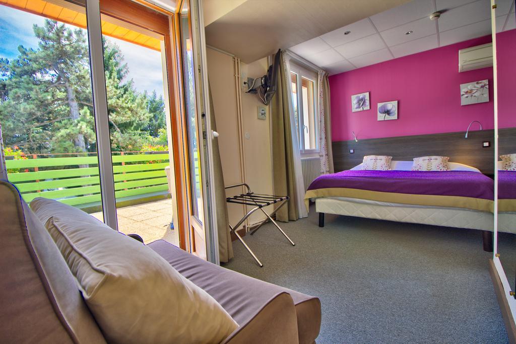 Logis Hotel Restaurant Le Chalet Du Mont Roland Sampans Bagian luar foto