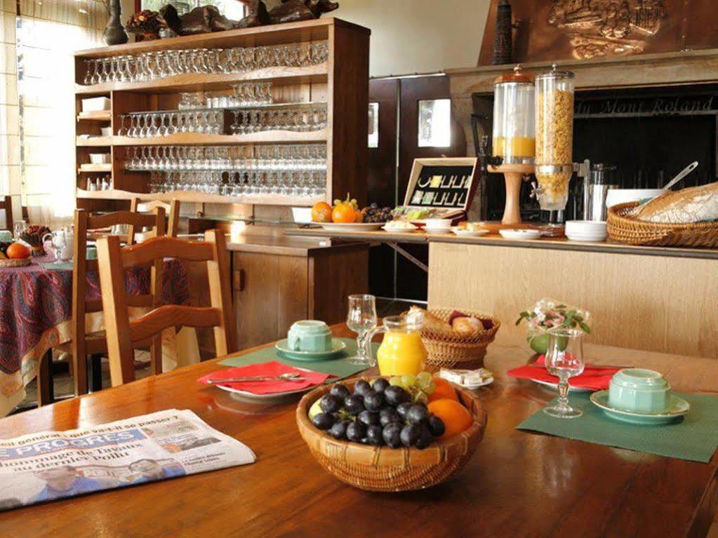 Logis Hotel Restaurant Le Chalet Du Mont Roland Sampans Bagian luar foto