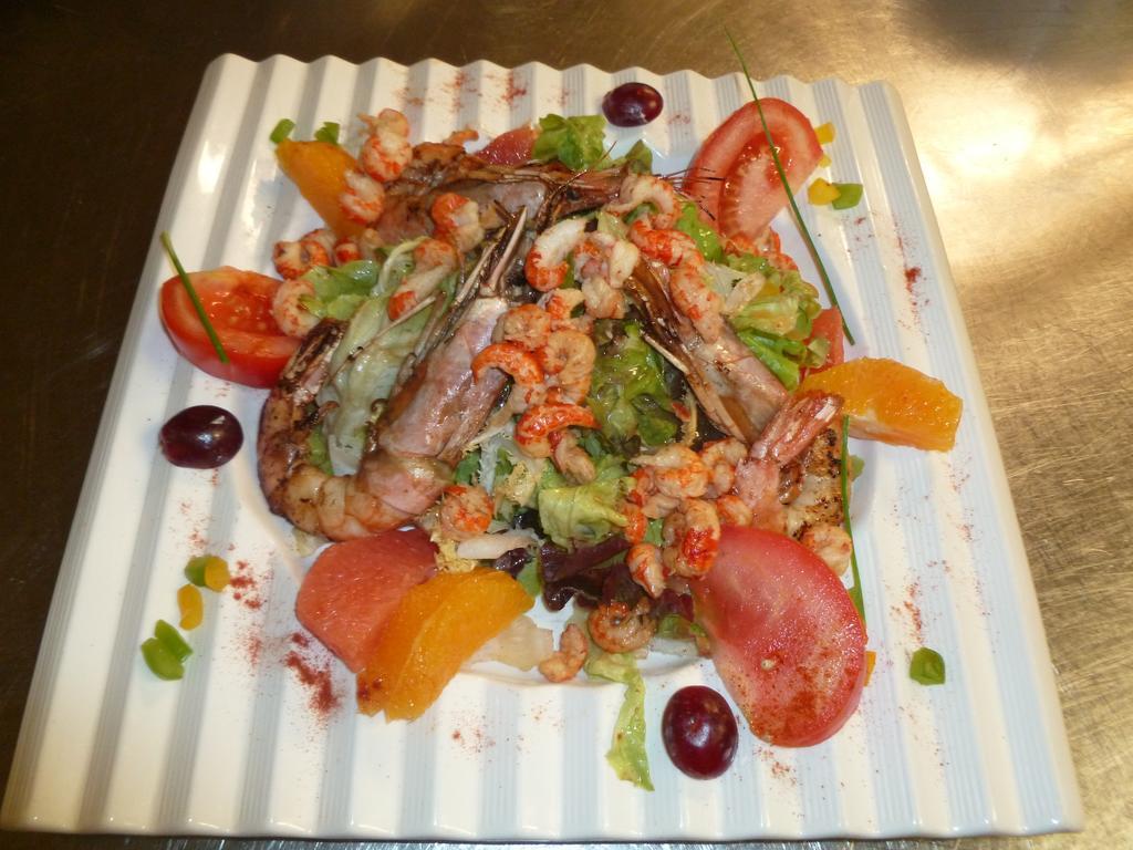 Logis Hotel Restaurant Le Chalet Du Mont Roland Sampans Bagian luar foto